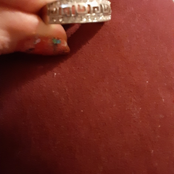 Ring - Picture 3 of 7